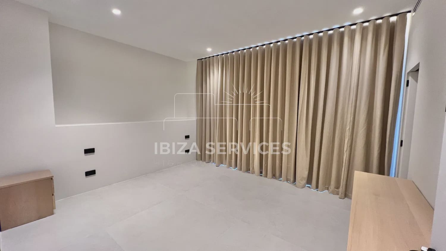 7 sypialnia Willa na sprzedaż w Nuestra Senora de Jesus z basenem garażem - 8 500 000 € (Ref: 9245427)