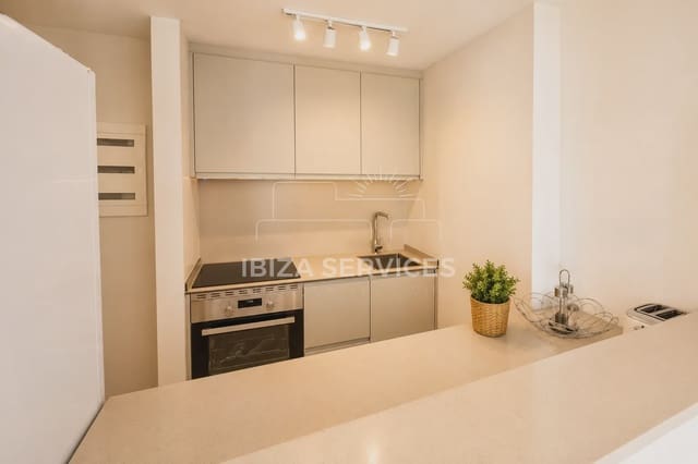 2 bedroom Apartment for rent in Cala d'en Bou, San Jose / Sant Josep de Sa Talaia with pool - € 2,000 (Ref: 9348004)