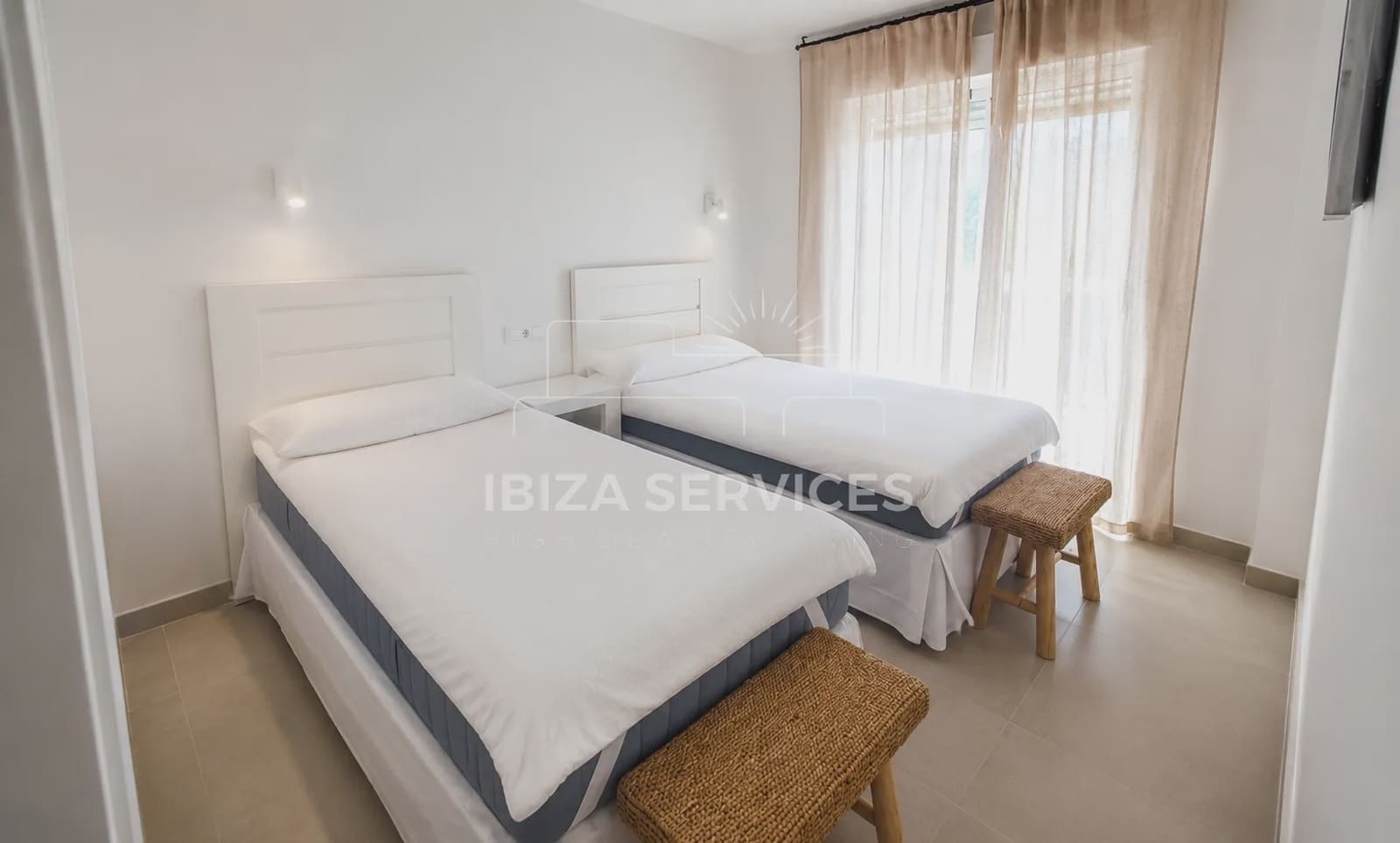 2 bedroom Apartment for rent in Cala d'en Bou with pool - € 2,000 (Ref: 9348004)
