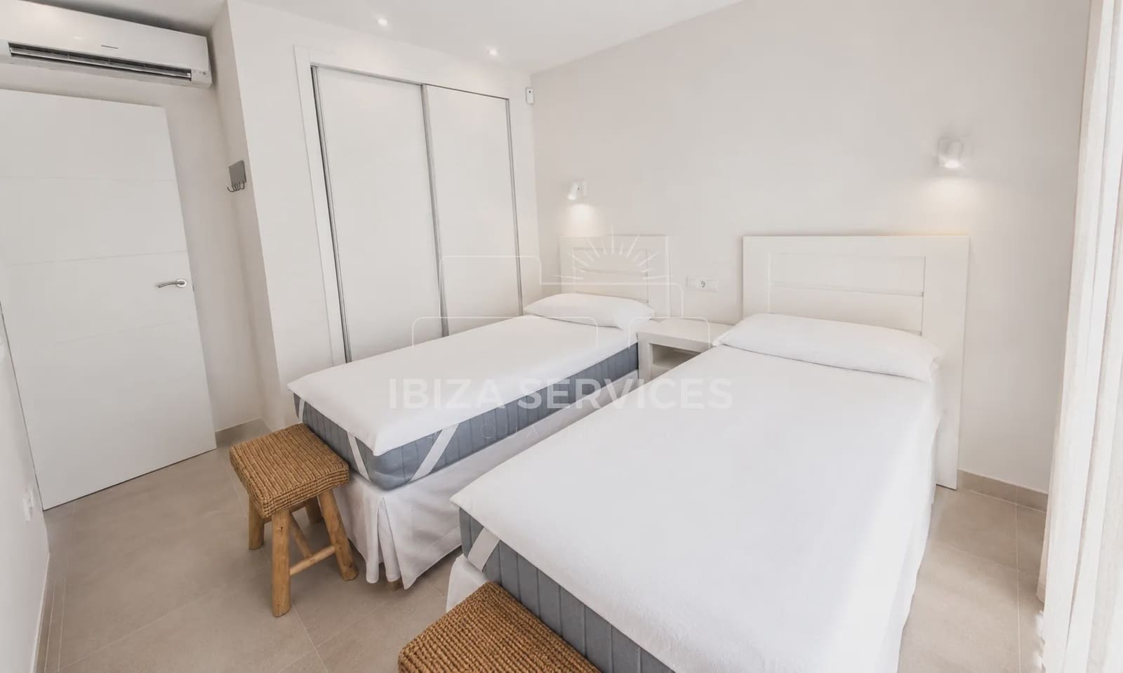 2 bedroom Apartment for rent in Cala d'en Bou with pool - € 2,000 (Ref: 9348004)