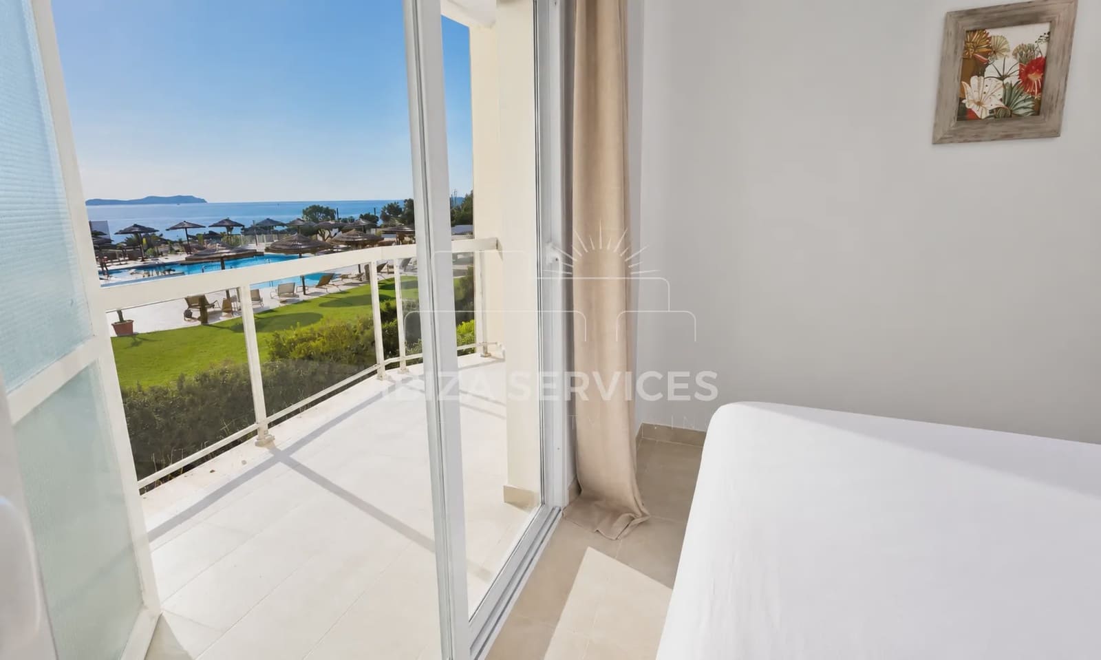 2 bedroom Apartment for rent in Cala d'en Bou with pool - € 2,000 (Ref: 9348004)