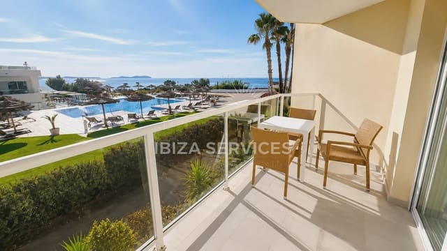 2 bedroom Apartment for rent in Cala d'en Bou, San Jose / Sant Josep de Sa Talaia with pool - € 2,000 (Ref: 9348004)