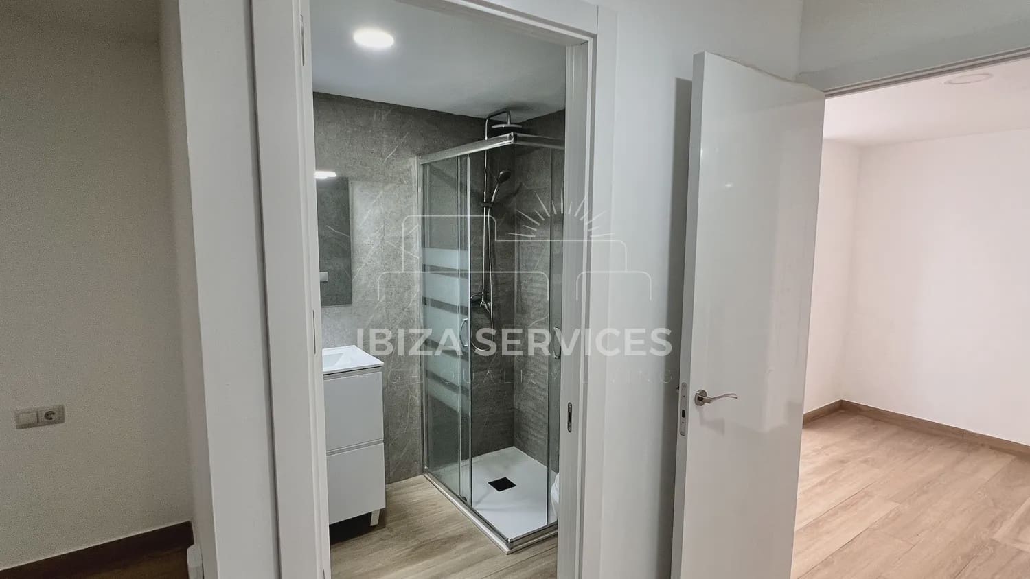 2 sovrum Lägenhet till salu i Ibiza stad med pool - 770 000 € (Ref: 9354529)