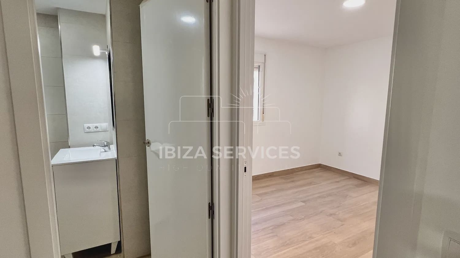 2 sovrum Lägenhet till salu i Ibiza stad med pool - 770 000 € (Ref: 9354529)