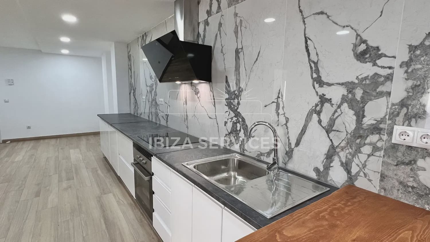 2 sovrum Lägenhet till salu i Ibiza stad med pool - 770 000 € (Ref: 9354529)