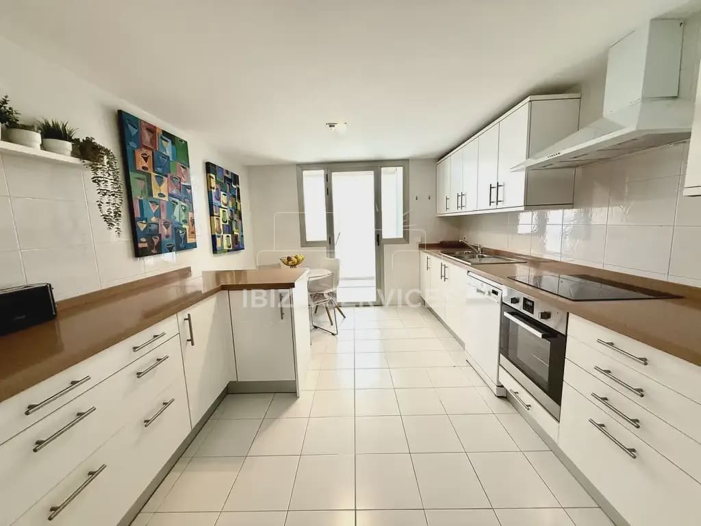 6 sypialnia Dom do wynajęcia w Talamanca z garażem - 6 000 € (Ref: 9384932)