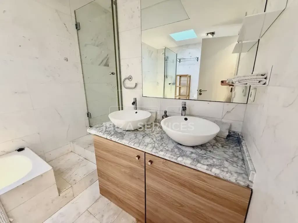 6 sypialnia Dom do wynajęcia w Talamanca z garażem - 6 000 € (Ref: 9384932)