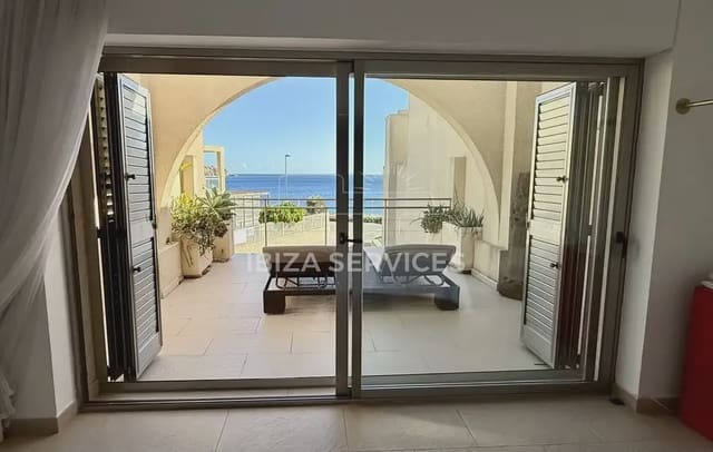 6 soveværelse Byhus til leje i Talamanca, Ibiza by med garage - € 6.000 (Ref: 9384932)
