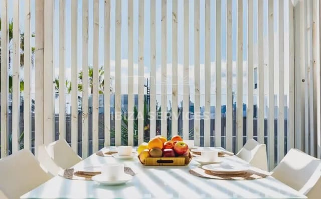 4 soveværelse Lejlighed til leje i Talamanca, Ibiza by - € 4.200 (Ref: 9442895)