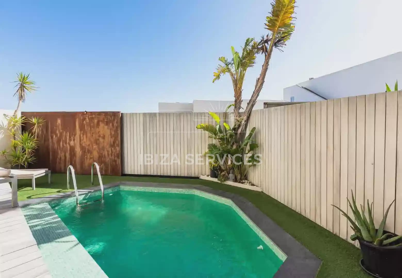 4 soverom Leilighet til leie i Talamanca - € 4 200 (Ref: 9442895)