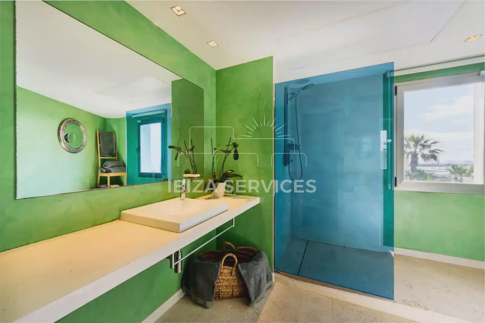 4 soverom Leilighet til leie i Talamanca - € 4 200 (Ref: 9442895)