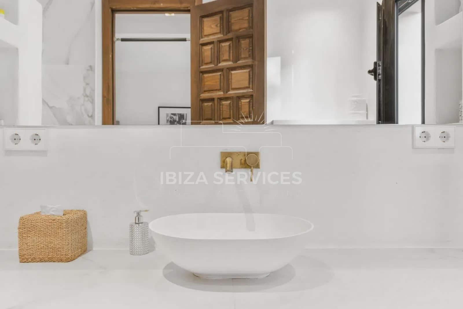 5 bedroom Villa for rent in San Miguel / Sant Miquel de Balansat with pool garage - € 9,000 (Ref: 9497919)