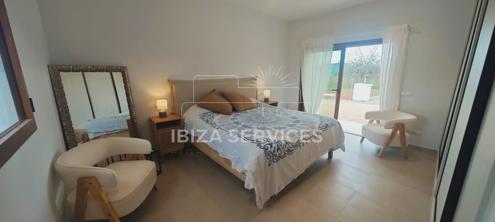 4 soveværelse Finca/Landehus til leje i Santa Eulalia / Santa Eularia med garage - € 6.000 (Ref: 9529027)