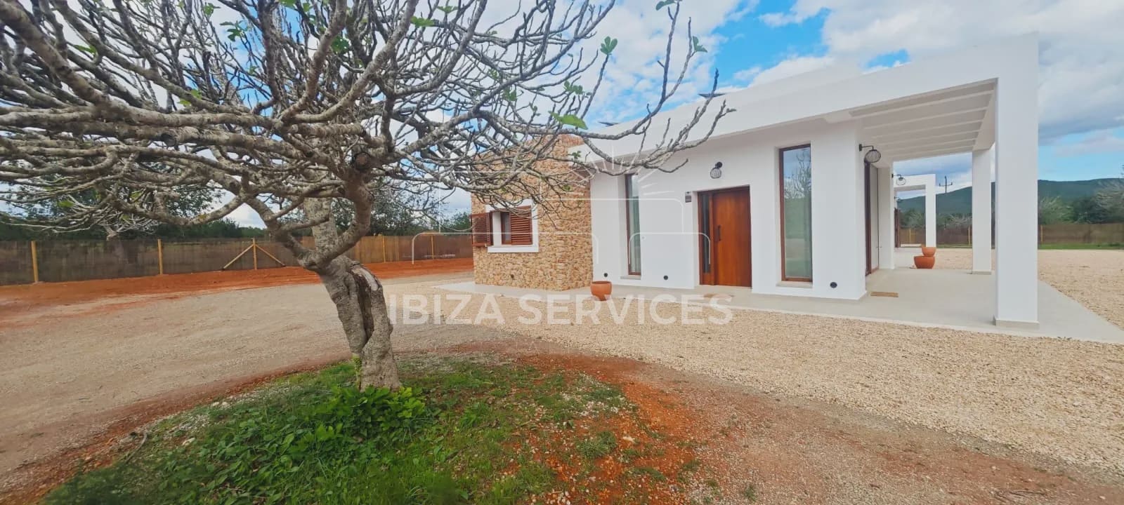 4 soveværelse Finca/Landehus til leje i Santa Eulalia / Santa Eularia med garage - € 6.000 (Ref: 9529027)