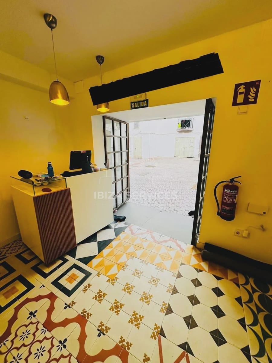 Business for rent in Ibiza / Eivissa town - € 40,000 (Ref: 9535362)