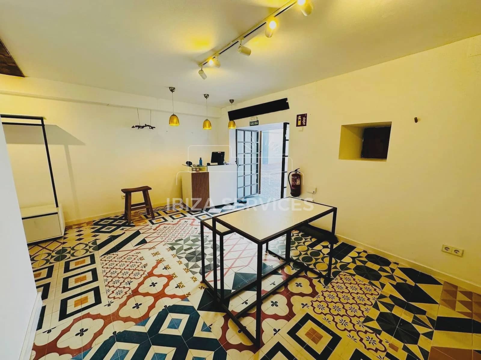 Business for rent in Ibiza / Eivissa town - € 40,000 (Ref: 9535362)