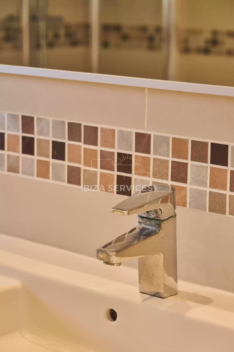 3 slaapkamer Villa voor vakantieverhuur in Talamanca met garage - € 3.752 (Ref: 9547378)