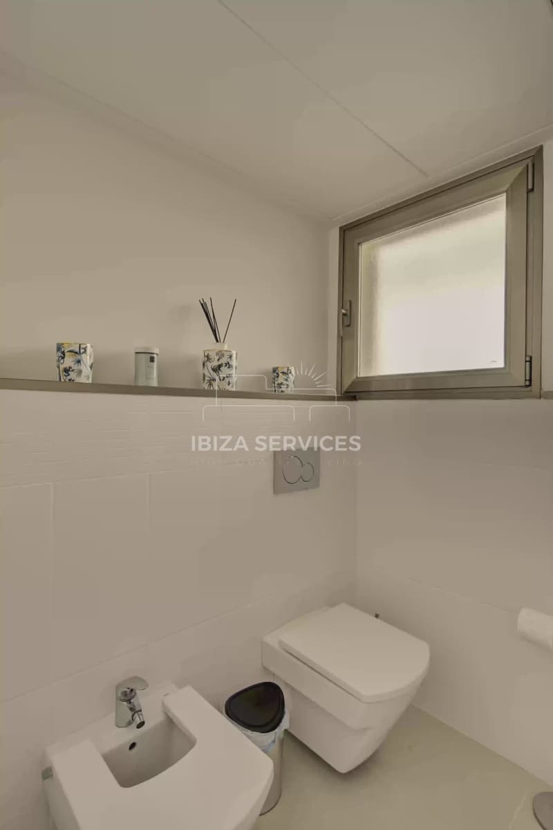 3 slaapkamer Villa voor vakantieverhuur in Talamanca met garage - € 3.752 (Ref: 9547378)