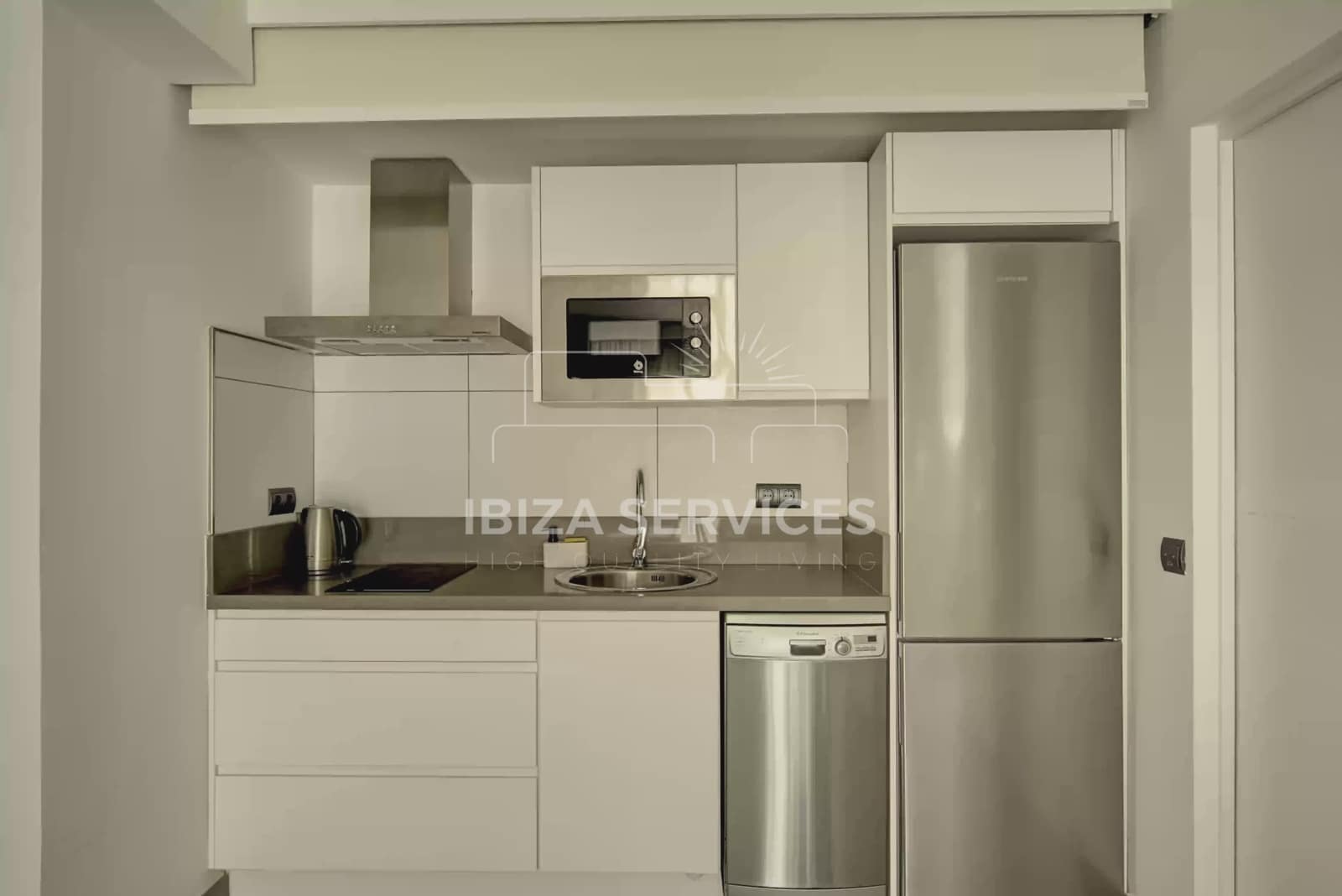 3 slaapkamer Villa voor vakantieverhuur in Talamanca met garage - € 3.752 (Ref: 9547378)