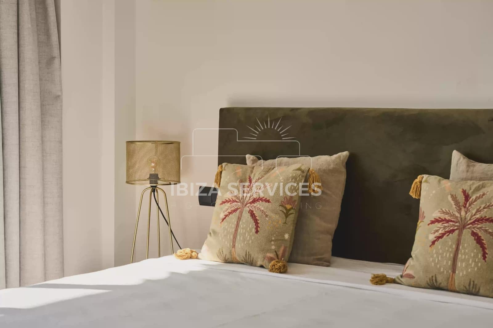 3 slaapkamer Villa voor vakantieverhuur in Talamanca met garage - € 3.752 (Ref: 9547378)