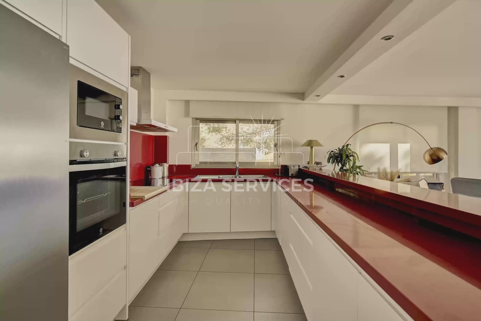 3 slaapkamer Villa voor vakantieverhuur in Talamanca met garage - € 3.752 (Ref: 9547378)