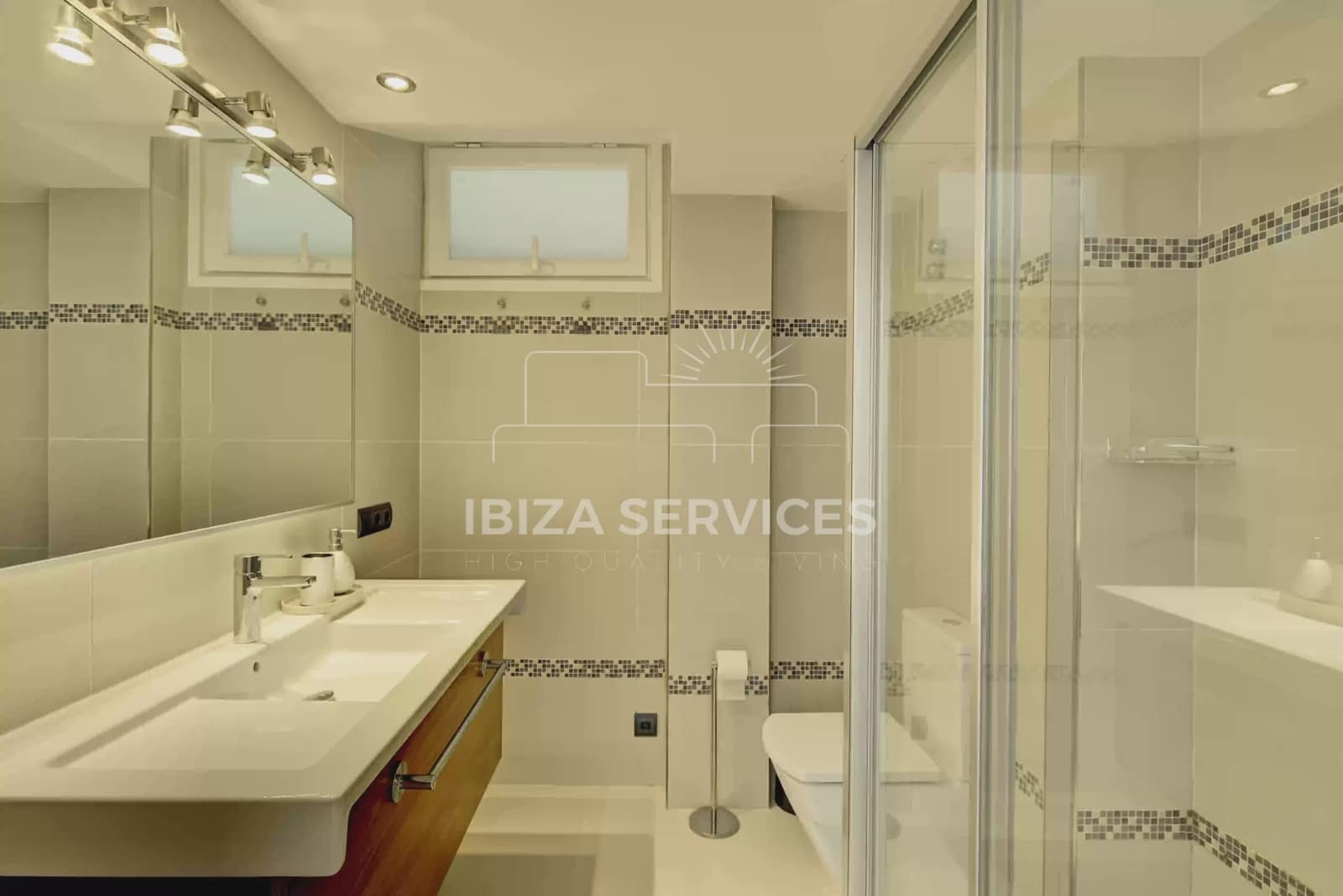 3 slaapkamer Villa voor vakantieverhuur in Talamanca met garage - € 3.752 (Ref: 9547378)