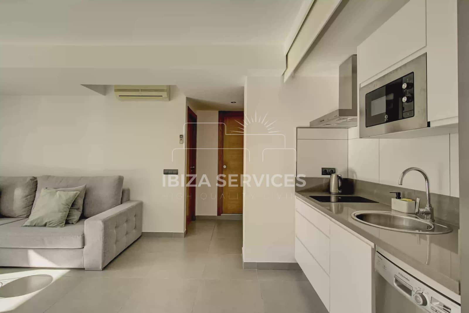 3 slaapkamer Villa voor vakantieverhuur in Talamanca met garage - € 3.752 (Ref: 9547378)