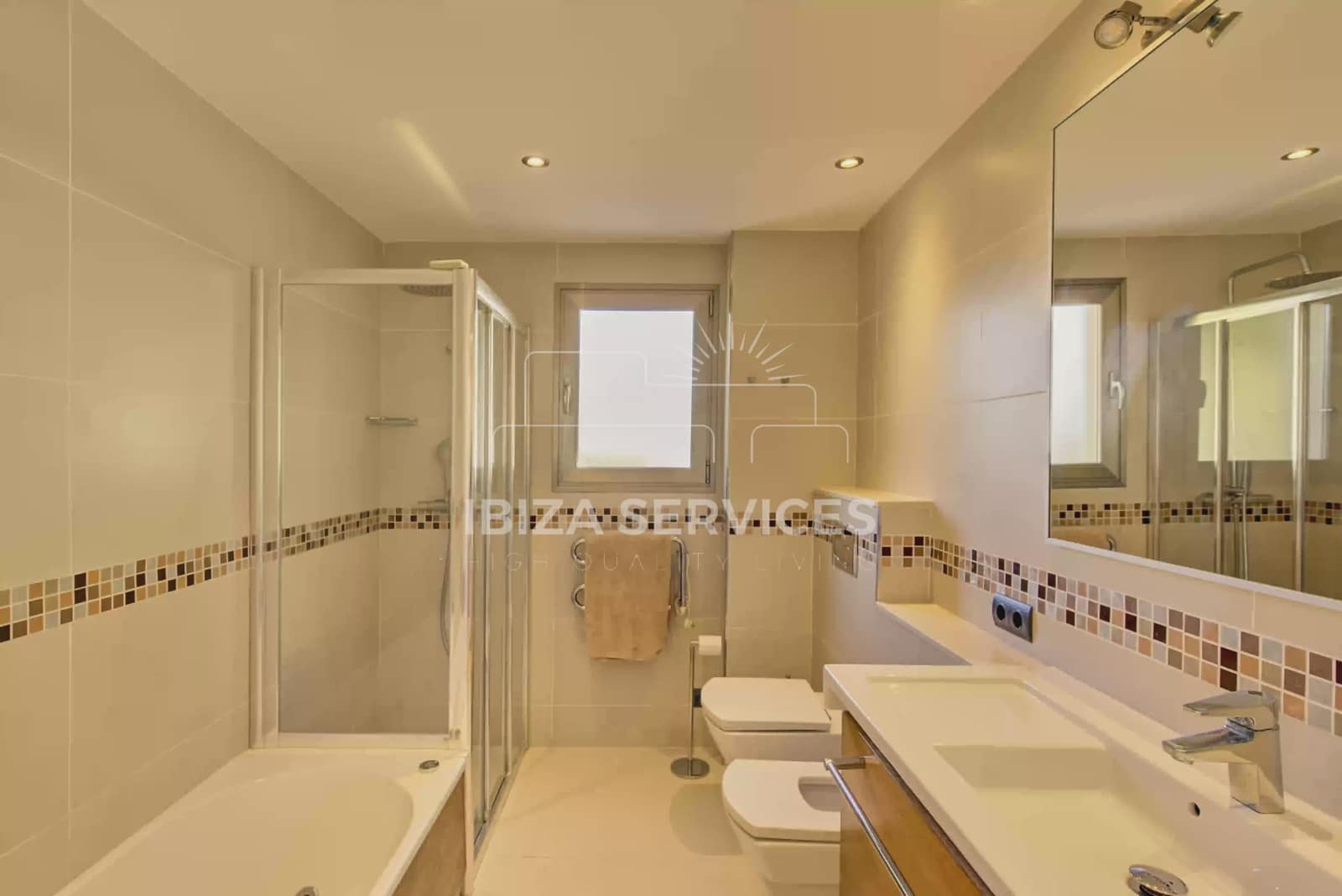 3 slaapkamer Villa voor vakantieverhuur in Talamanca met garage - € 3.752 (Ref: 9547378)