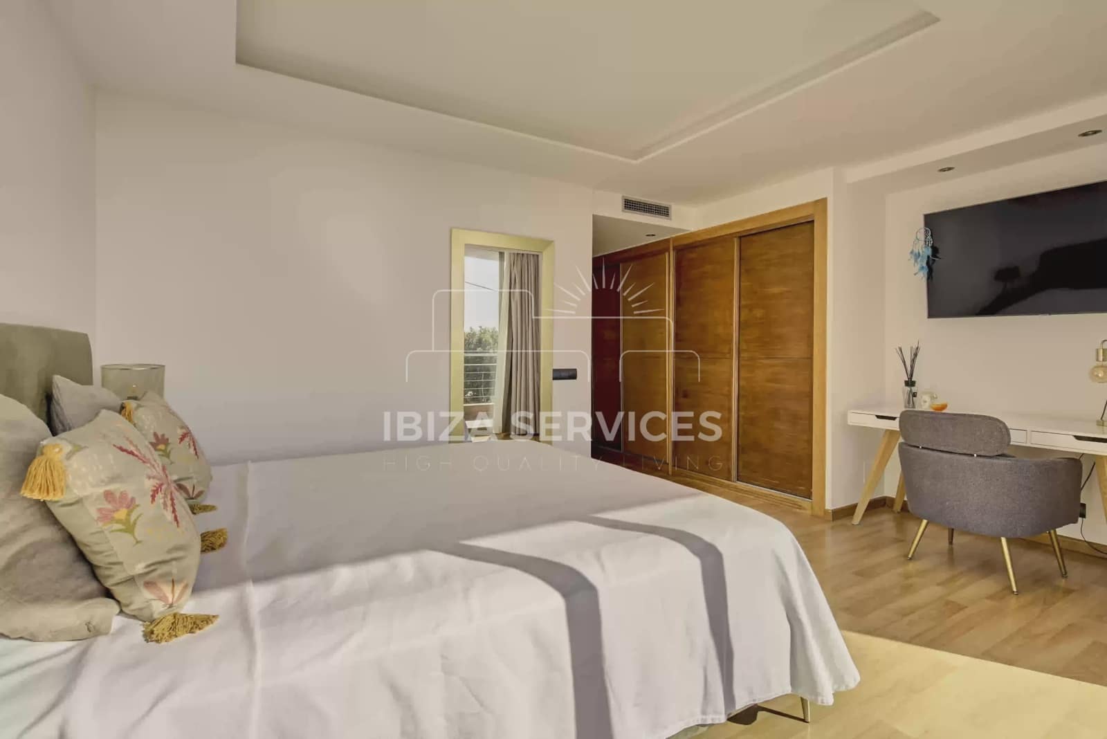 3 slaapkamer Villa voor vakantieverhuur in Talamanca met garage - € 3.752 (Ref: 9547378)