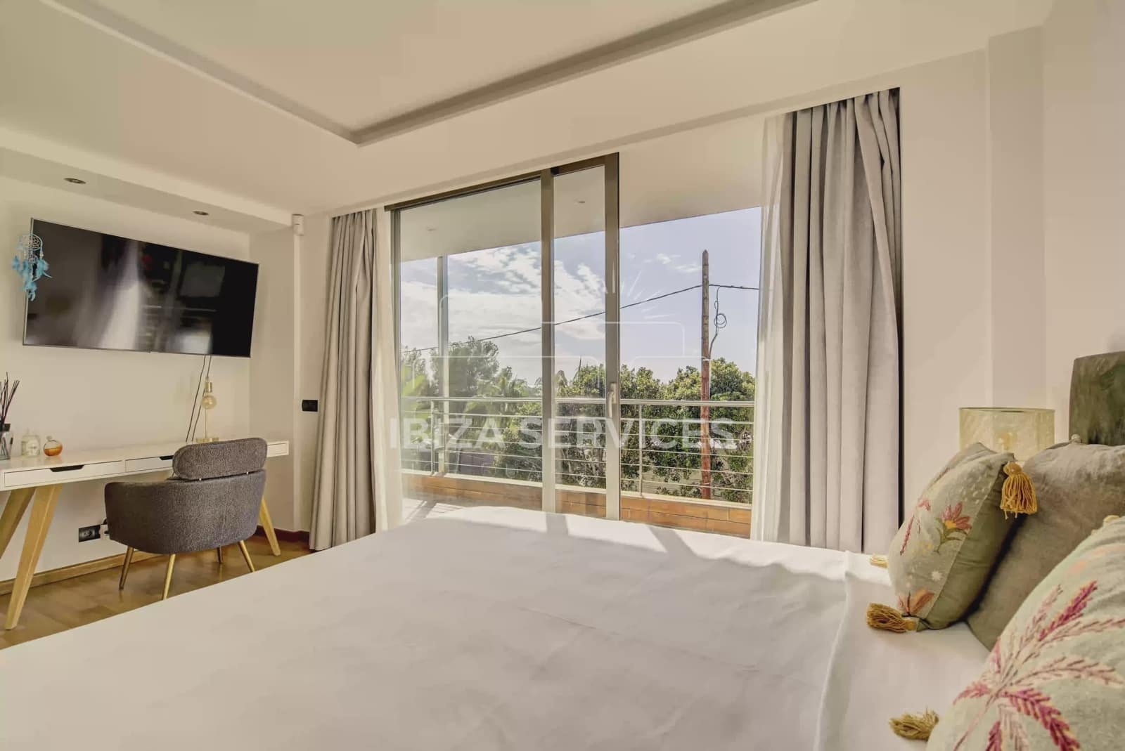 3 slaapkamer Villa voor vakantieverhuur in Talamanca met garage - € 3.752 (Ref: 9547378)