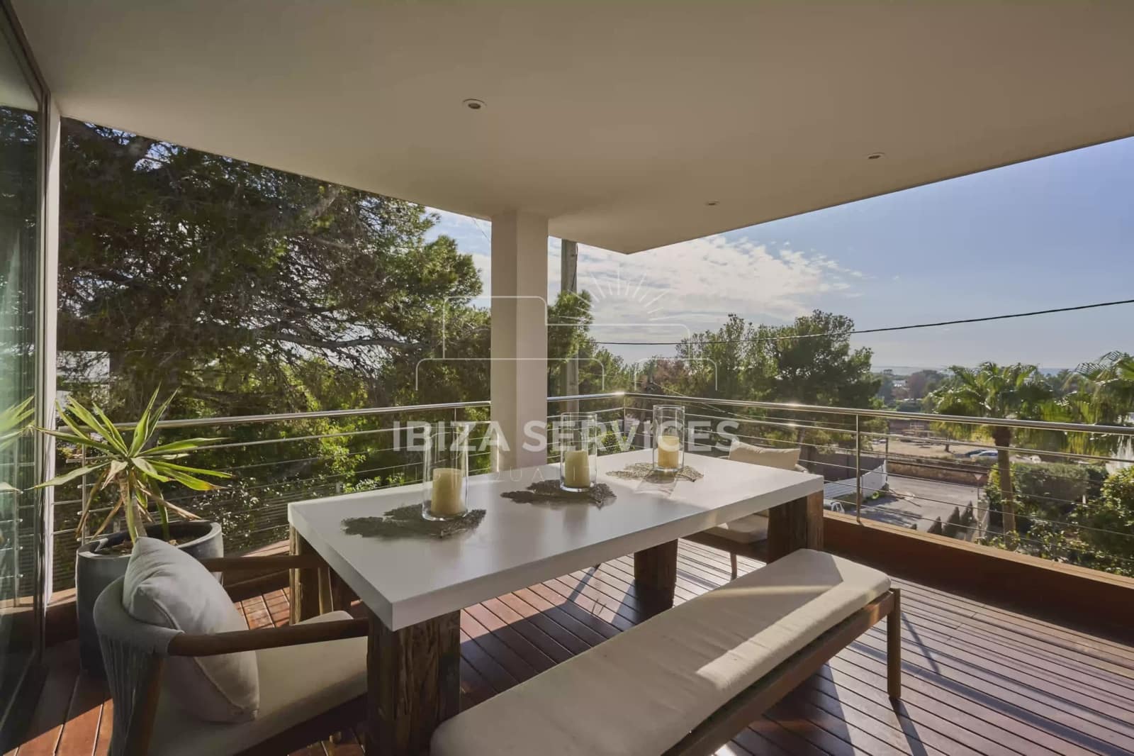 3 slaapkamer Villa voor vakantieverhuur in Talamanca met garage - € 3.752 (Ref: 9547378)