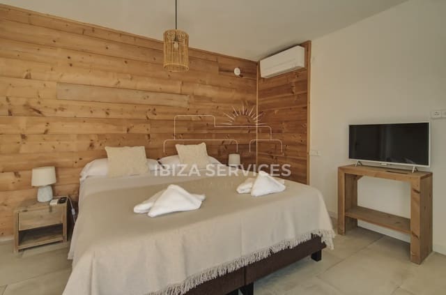 Appartement voor vakantieverhuur in Cala Llonga, Santa Eulalia / Santa Eularia met zwembad - € 1.120 (Ref: 9554256)