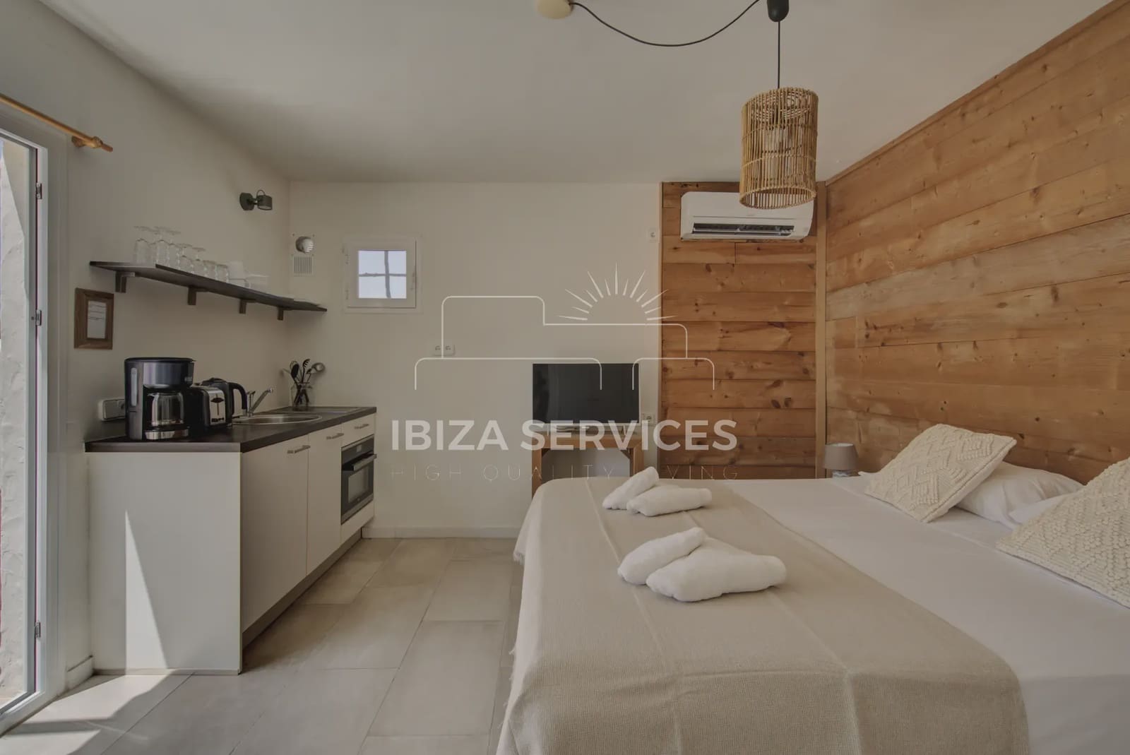 Apartment for holiday rental in Cala Llonga with pool - € 1,120 (Ref: 9554256)