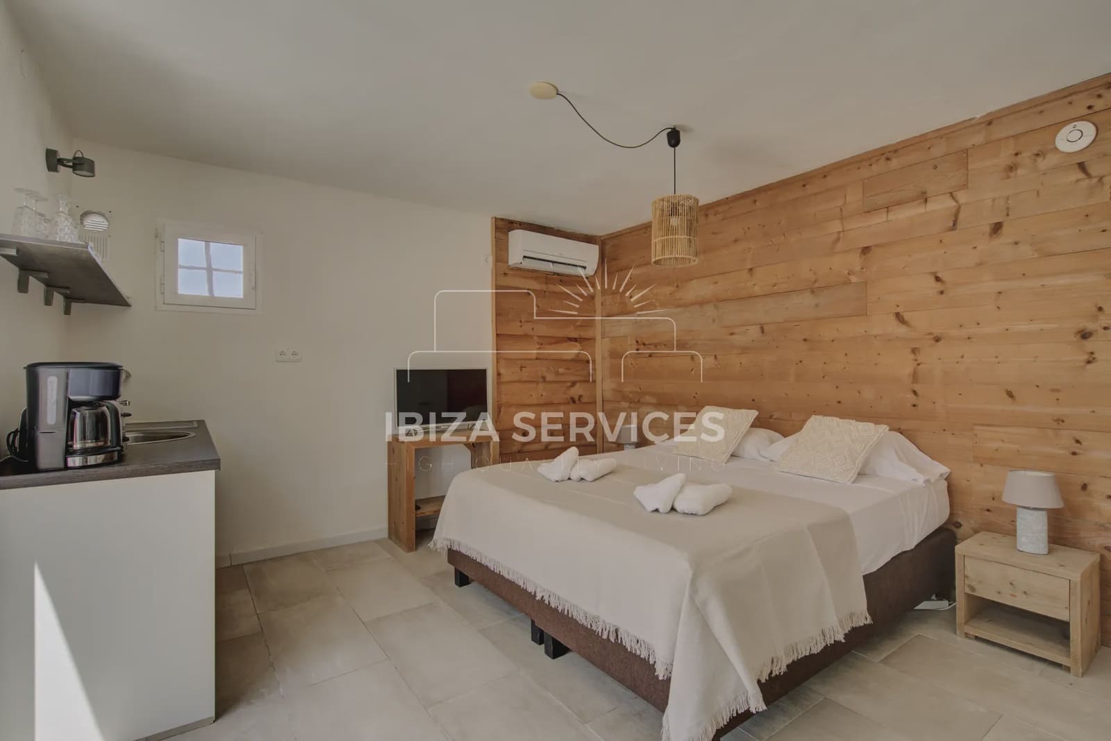 Apartment for holiday rental in Cala Llonga with pool - € 1,120 (Ref: 9554256)