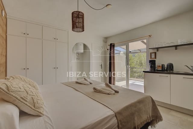 Appartement voor vakantieverhuur in Cala Llonga, Santa Eulalia / Santa Eularia met zwembad - € 1.120 (Ref: 9554256)