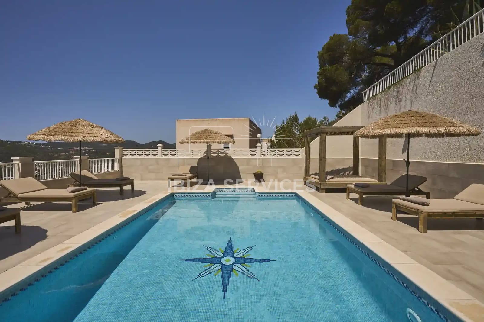 Apartment for holiday rental in Cala Llonga with pool - € 1,120 (Ref: 9554256)