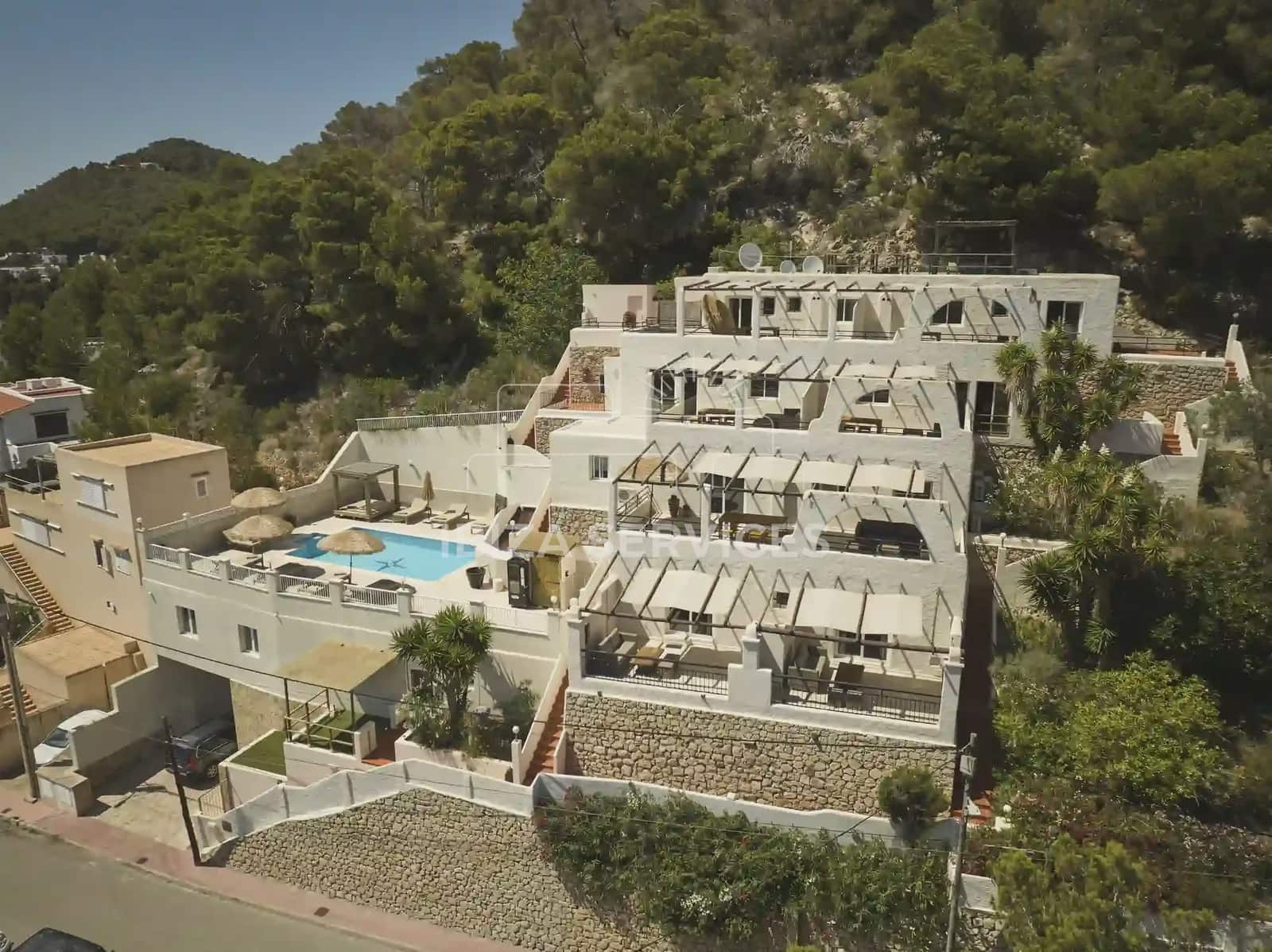 Apartment for holiday rental in Cala Llonga with pool - € 1,120 (Ref: 9554256)