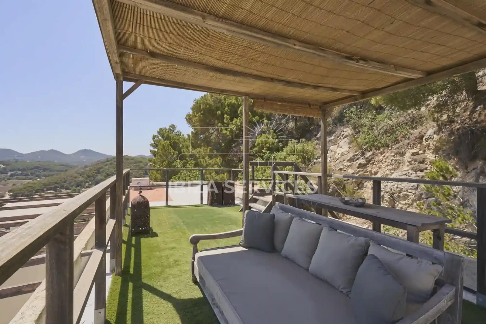 Apartment for holiday rental in Cala Llonga with pool - € 1,120 (Ref: 9554256)