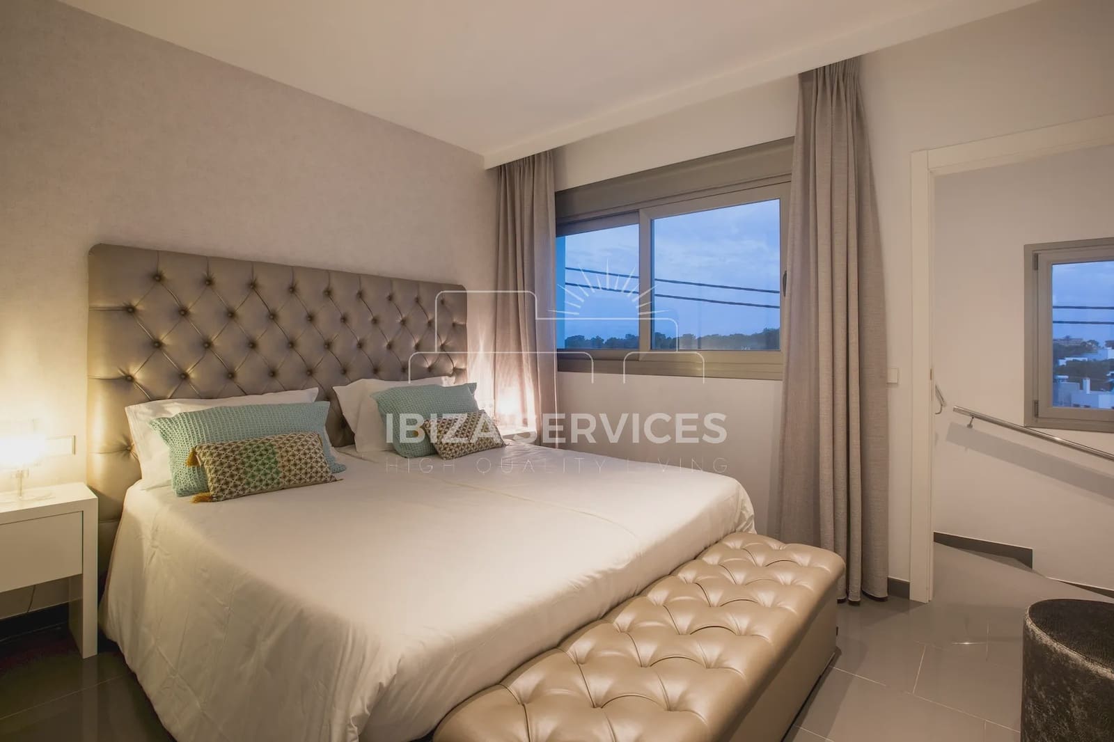 5 bedroom Villa for rent in Talamanca with pool garage - € 7,500 (Ref: 9562597)