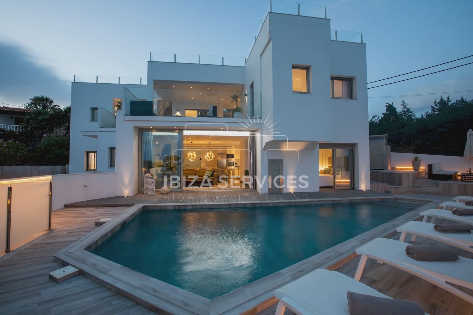 5 bedroom Villa for rent in Talamanca with pool garage - € 7,500 (Ref: 9562597)