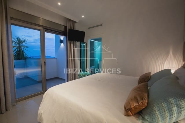 5 bedroom Villa for rent in Talamanca, Ibiza / Eivissa town with pool garage - € 7,500 (Ref: 9562597)