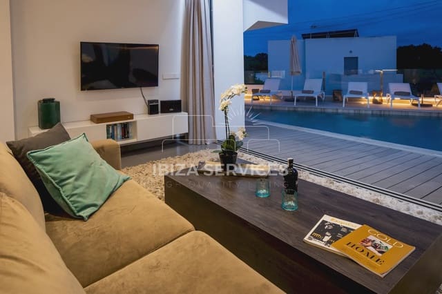 5 bedroom Villa for rent in Talamanca, Ibiza / Eivissa town with pool garage - € 7,500 (Ref: 9562597)