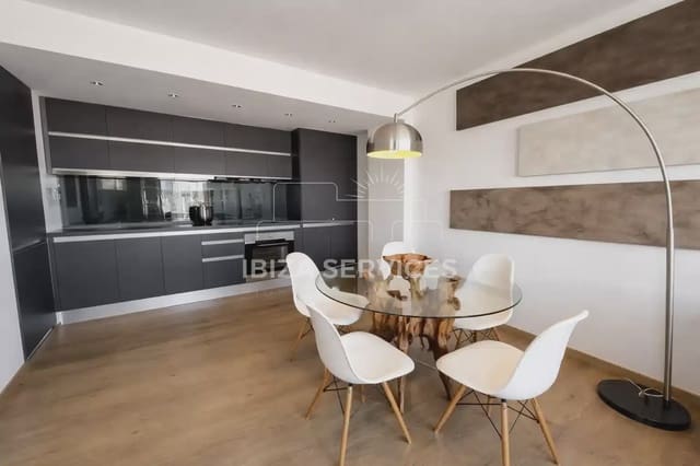 Apartamento de 3 habitaciones en Ibiza / Eivissa ciudad en alquiler con garaje - 5.000 € (Ref: 9614439)