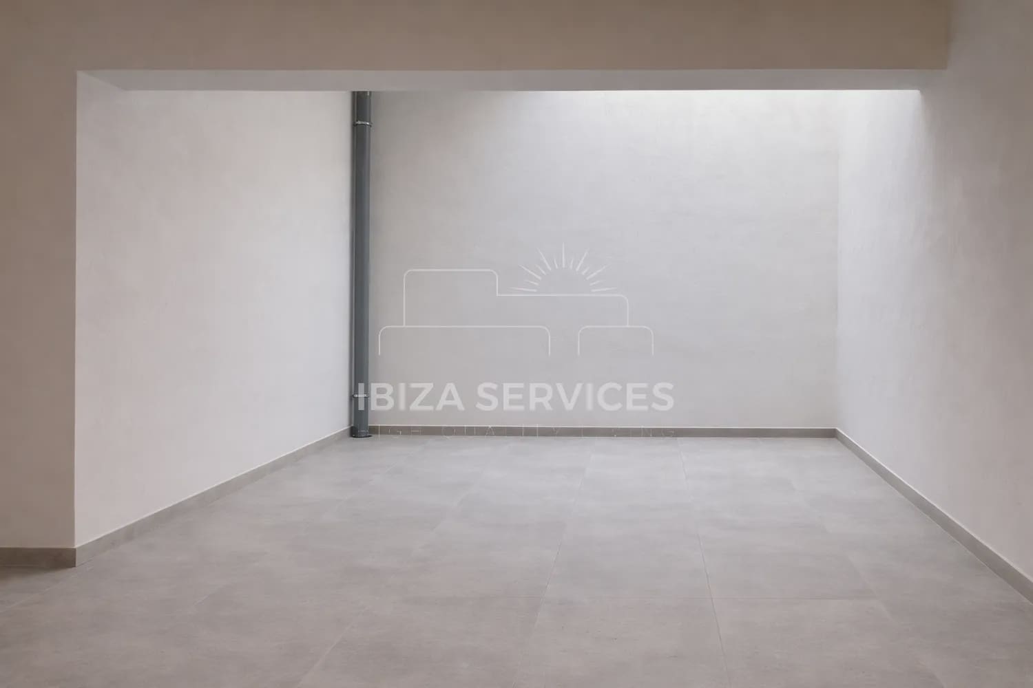 3 sypialnia Willa na sprzedaż w Talamanca z basenem garażem - 1 790 000 € (Ref: 9629365)