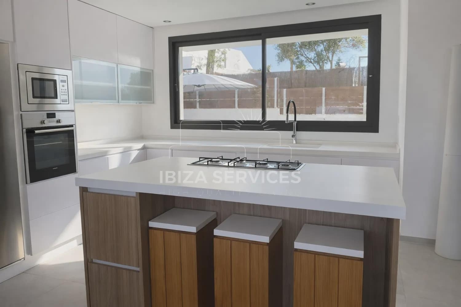 3 sypialnia Willa na sprzedaż w Talamanca z basenem garażem - 1 790 000 € (Ref: 9629365)