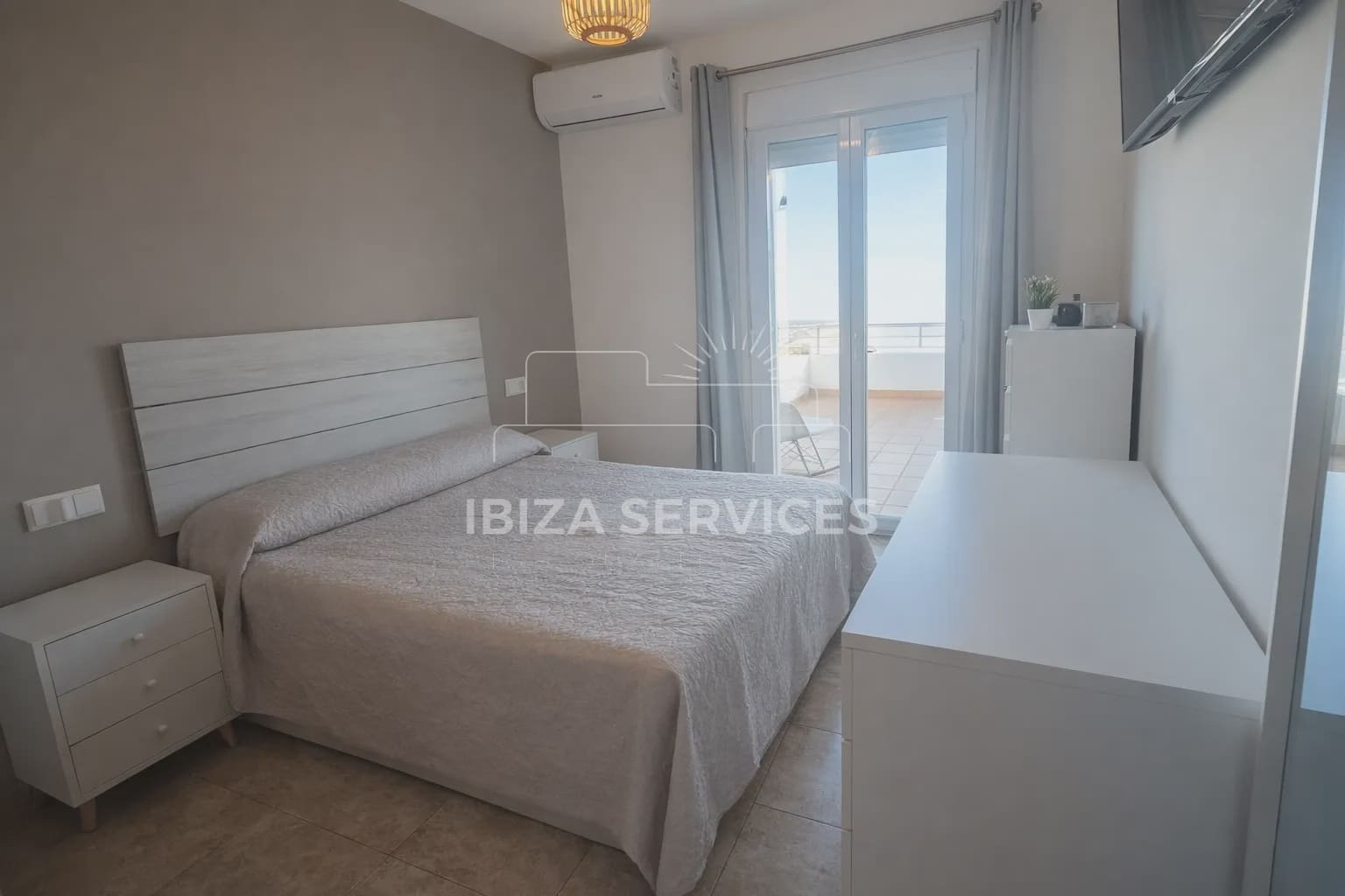 4 bedroom Apartment for rent in Sant Jordi de Ses Salines with garage - € 5,500 (Ref: 9636214)