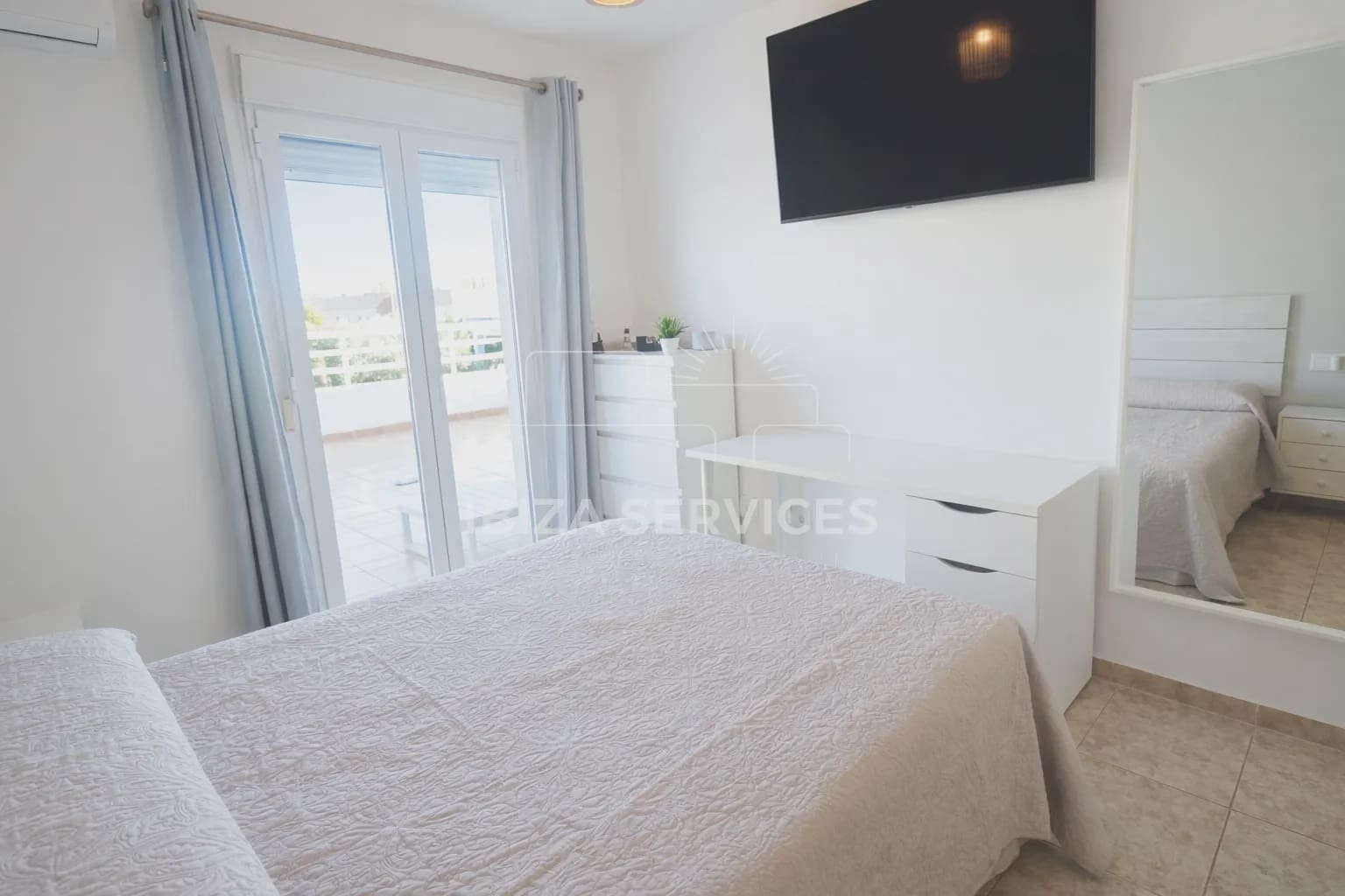 4 bedroom Apartment for rent in Sant Jordi de Ses Salines with garage - € 5,500 (Ref: 9636214)