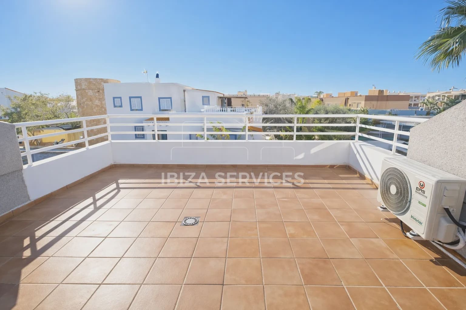 4 bedroom Apartment for rent in Sant Jordi de Ses Salines with garage - € 5,500 (Ref: 9636214)