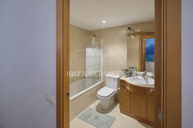 3 soveværelse Lejlighed til salg i Playa d'en Bossa, San Jose / Sant Josep de Sa Talaia - € 567.000 (Ref: 9669589)