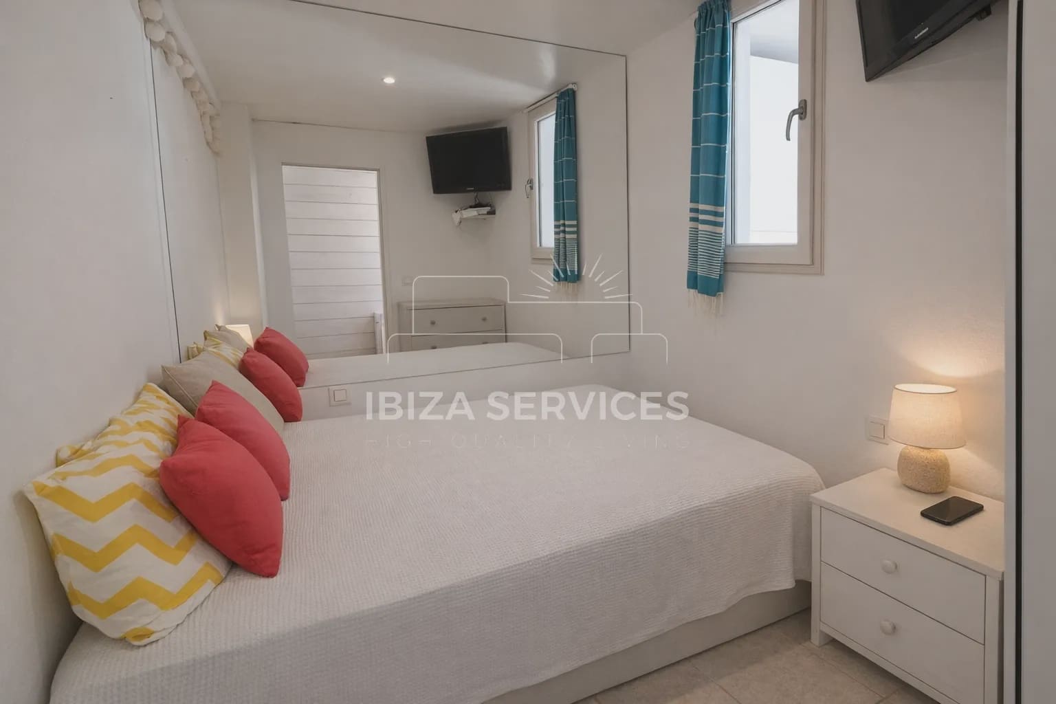 1 quarto Apartamento para venda em Cala Llonga com piscina - 325 000 € (Ref: 9700361)